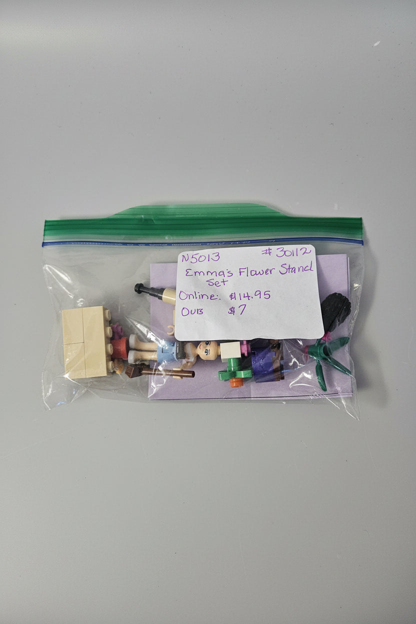 Lego Friends #30112.  Emma's Flower Stand.  ITEM #1900