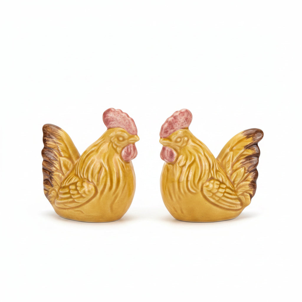 Vintage 1960's Japan sitting Chickens Salt & Pepper Shakers -- ITEM #2303