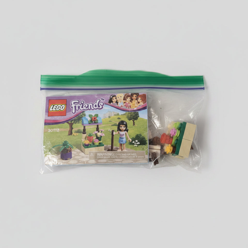 Lego Friends #30112.  Emma's Flower Stand.  ITEM #1900