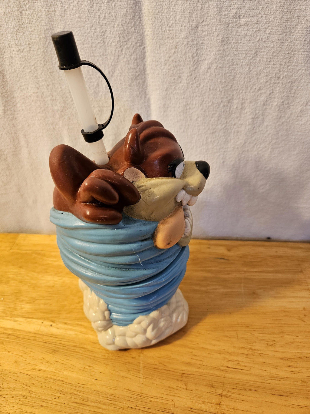 Looney Tunes TAZ.  Tazmanian Devil by Sipper Cup.    ITEM #1913