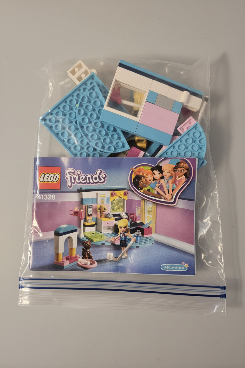 Lego Friends #41328 Stephanies Bedroom.  ITEM #1897