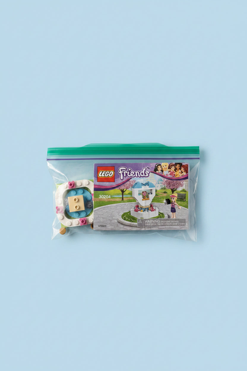 Lego Friends #30204 Wish Fountain and Mini Figure.   ITEM #1890