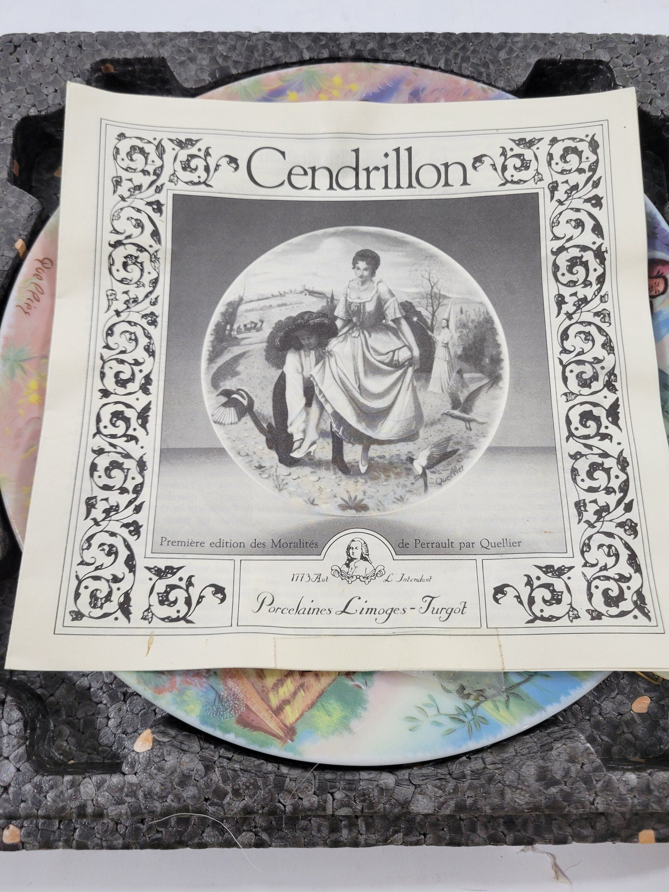 Le Petit Poucet Robinhood Collector Plate -- ITEM #1372