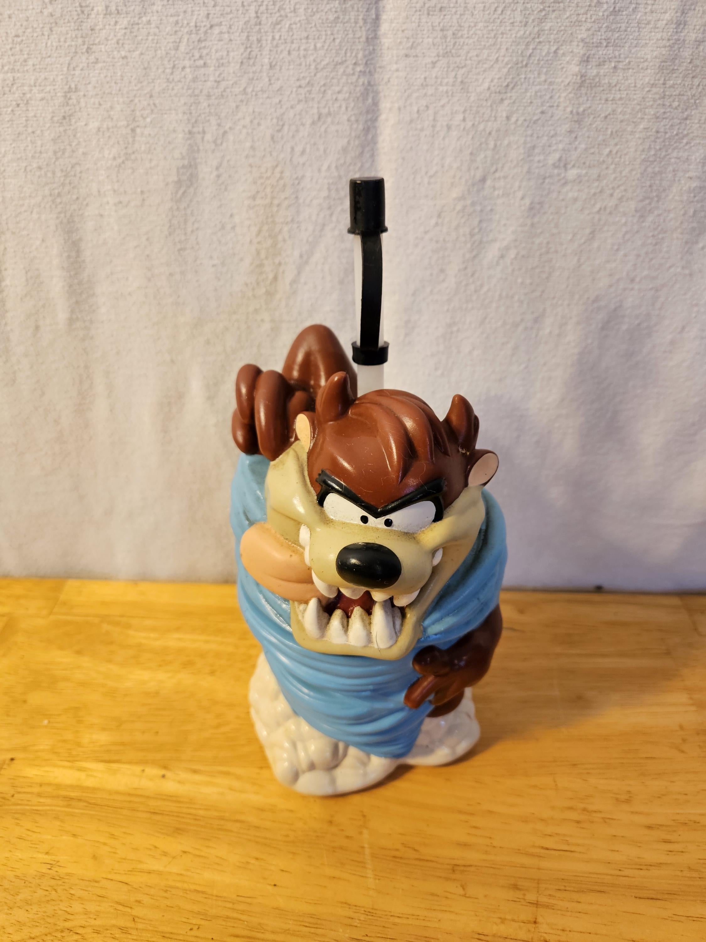 Looney Tunes TAZ.  Tazmanian Devil by Sipper Cup.    ITEM #1913