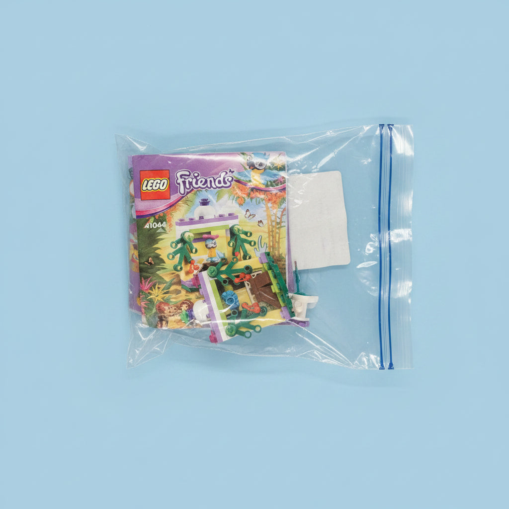 Lego Friends #41044 Maccows Fountain.  ITEM #1895