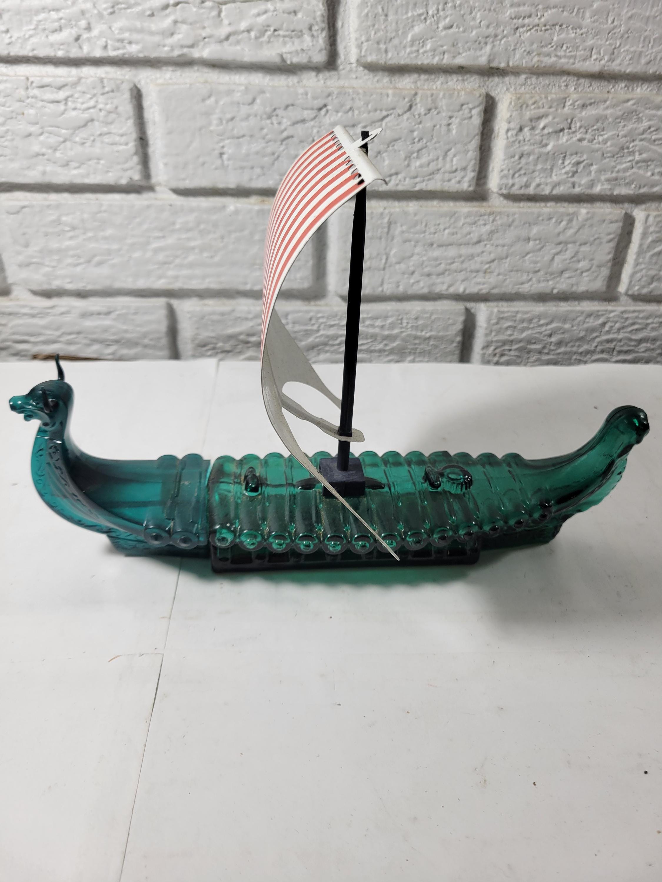Avon For Men Viking Discoverer Wild Country After Shave Decanter -- ITEM #1554