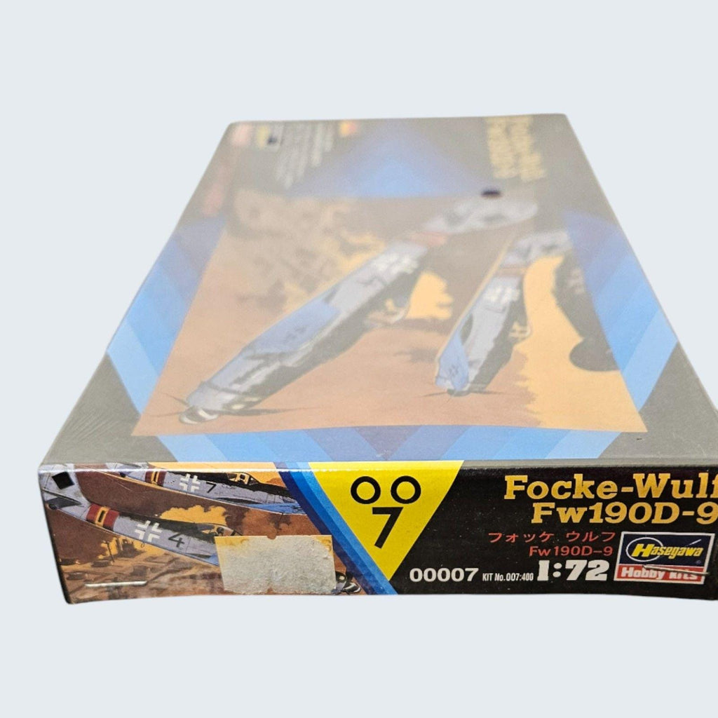 Hasegawa Hobby Kits.  Focke-Wulf FW190D0-9.  Luftwaffe Fighter ITEM #4053