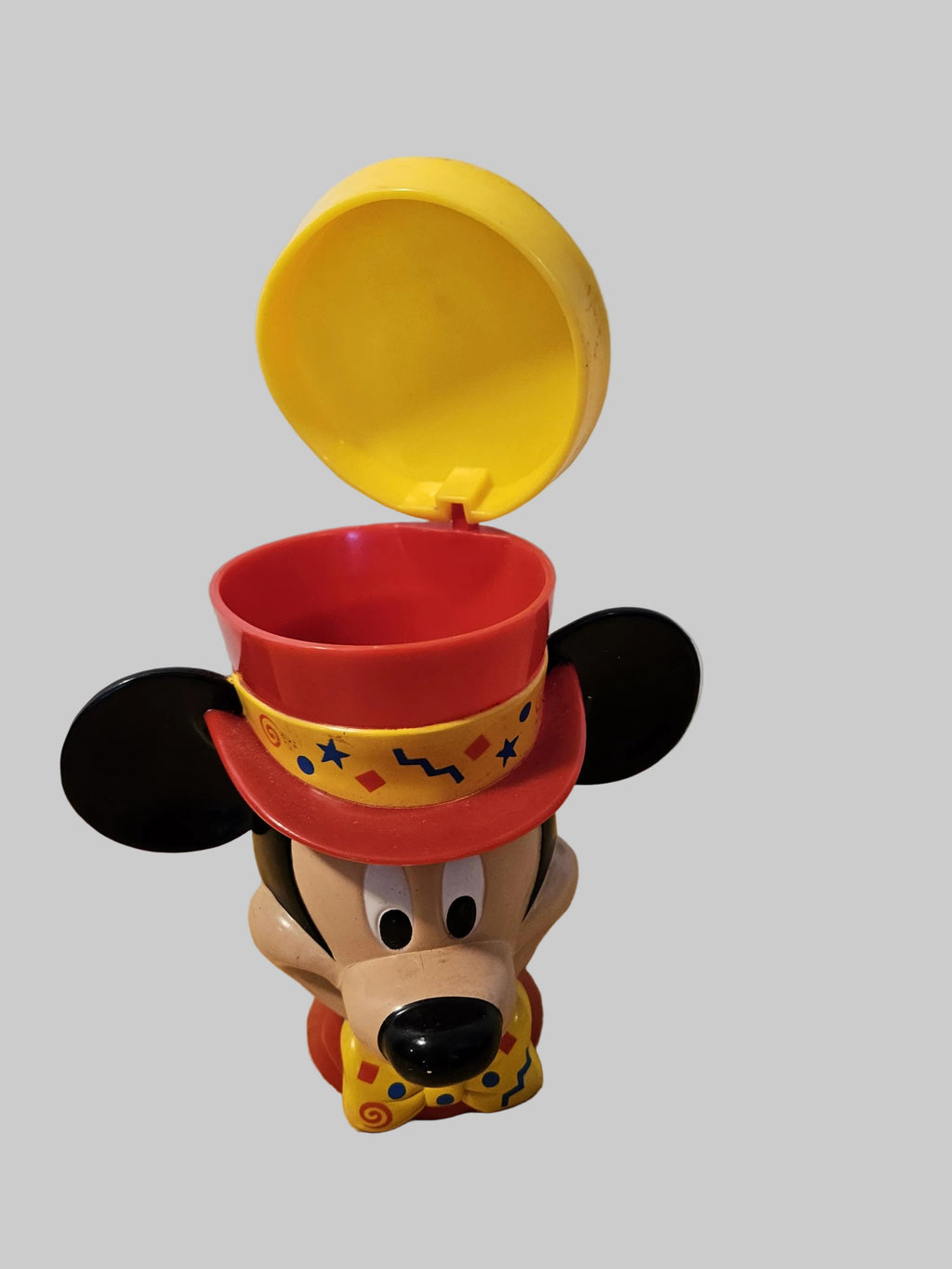 Vintage Mickey Mouse Disney on Ice Plastic Mug with lid.   ITEM #1929