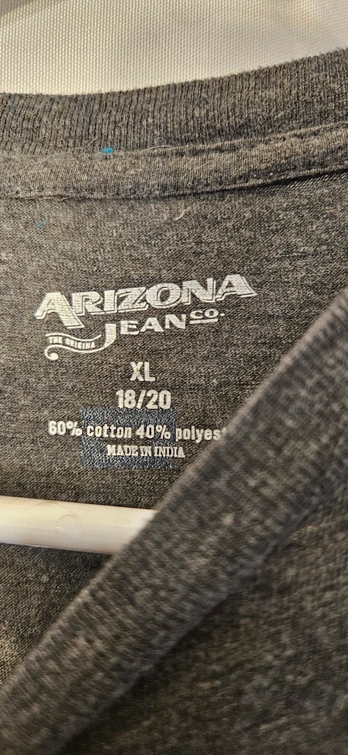 Boys vneck tshirt by Arizona Jeans Co item 2547