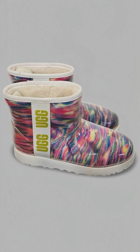 UGG Classic Clear Mini Pixelate Boots Girl’s Size 8 | Translucent Waterproof | Multicolor Dye | Bold UGG Graphic   ITEM #2398
